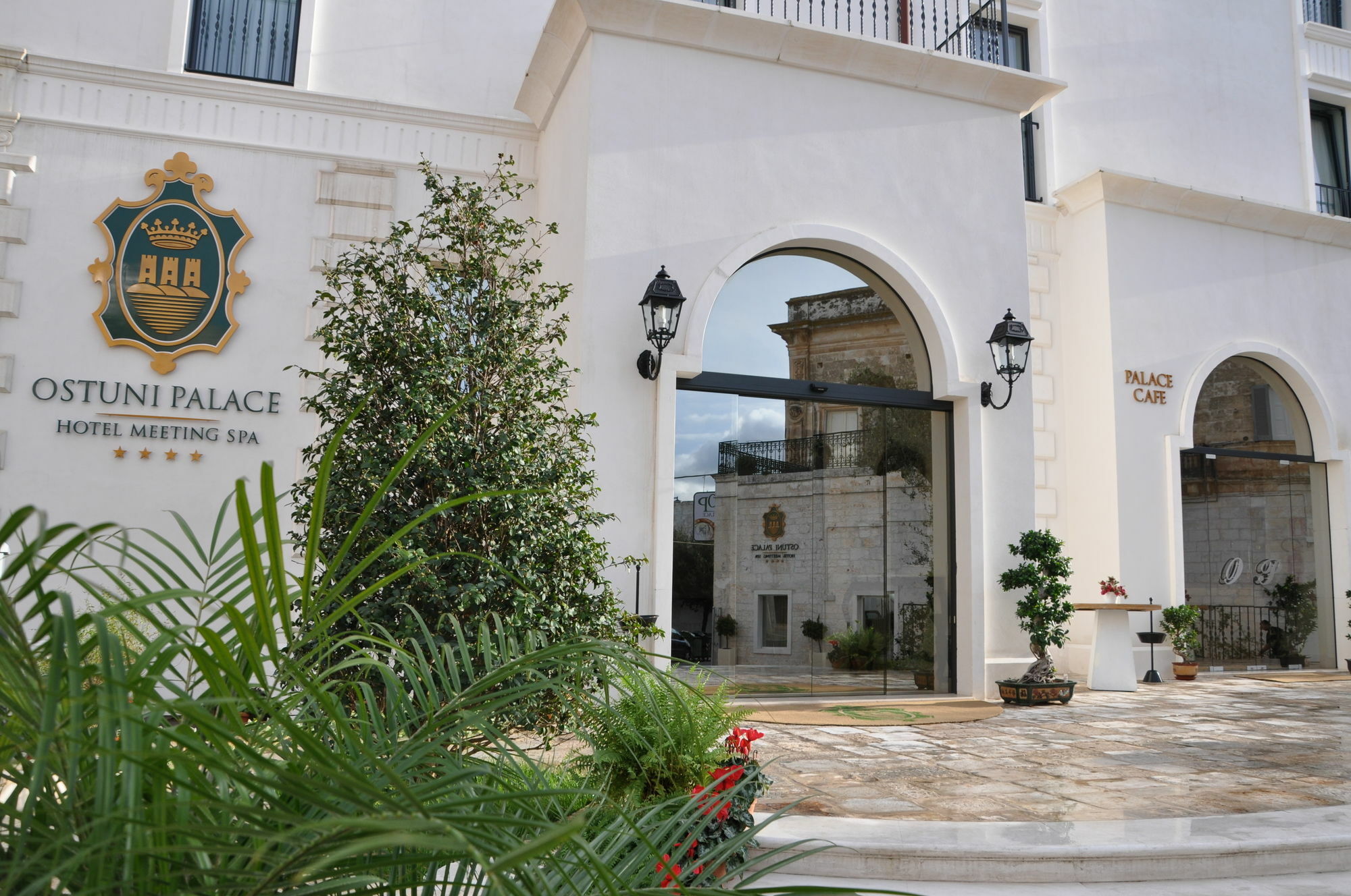 Ostuni Palace - Hotel Bistrot & Spa Екстер'єр фото